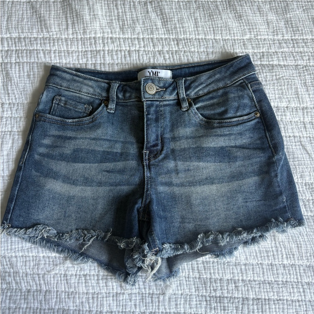 Womens YMI Cut Off Distressed Jean Shorts, Size 7. Like New